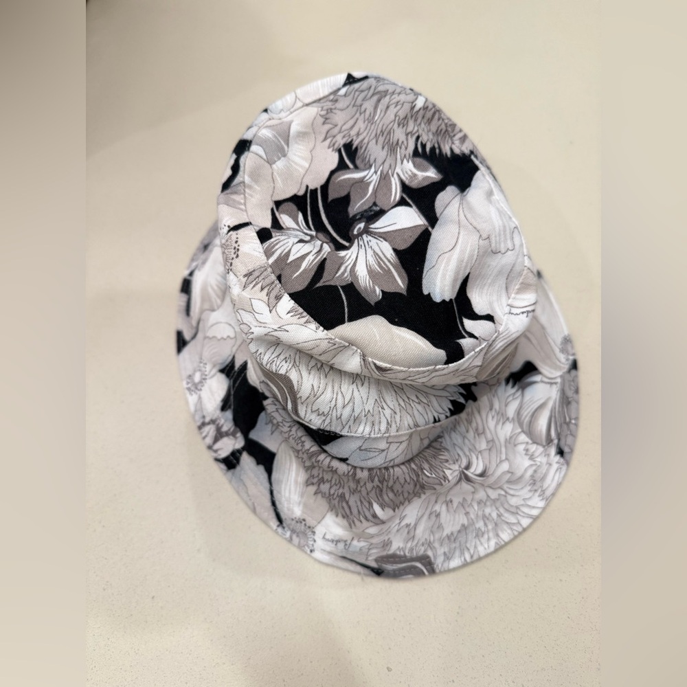 Burberry Black and White Floral Hat